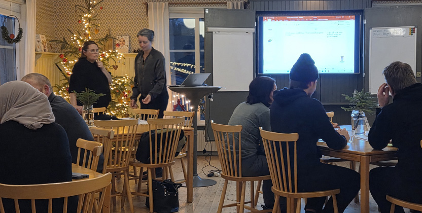 Ulrika Hjalmarsson och Elin Hedblad från Individ- och arbetsmarknadsförvaltningen höll i utbildningen.